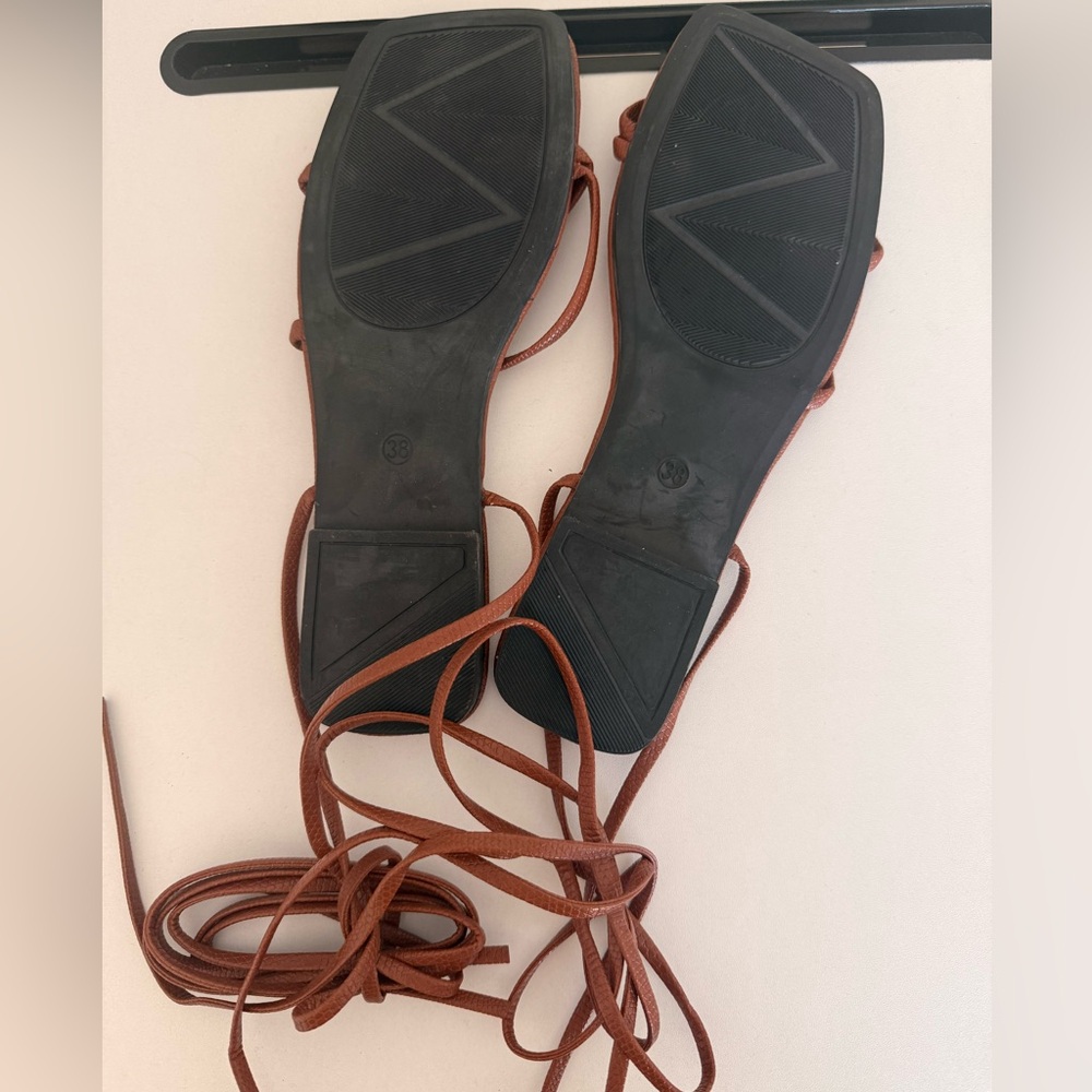 BRAND NEW Women's Brown Lace-Up Gladiator Sandals size 7 - Picture 3 of 3